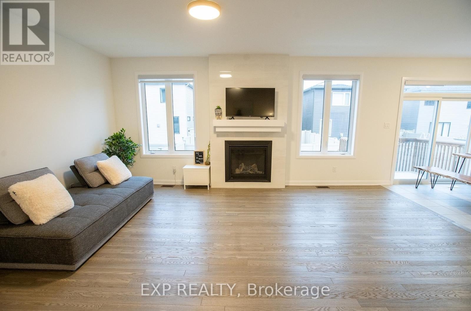 












137 MAYNOOTH COURT

,
Ottawa,




Ontario
K2J6Y4

