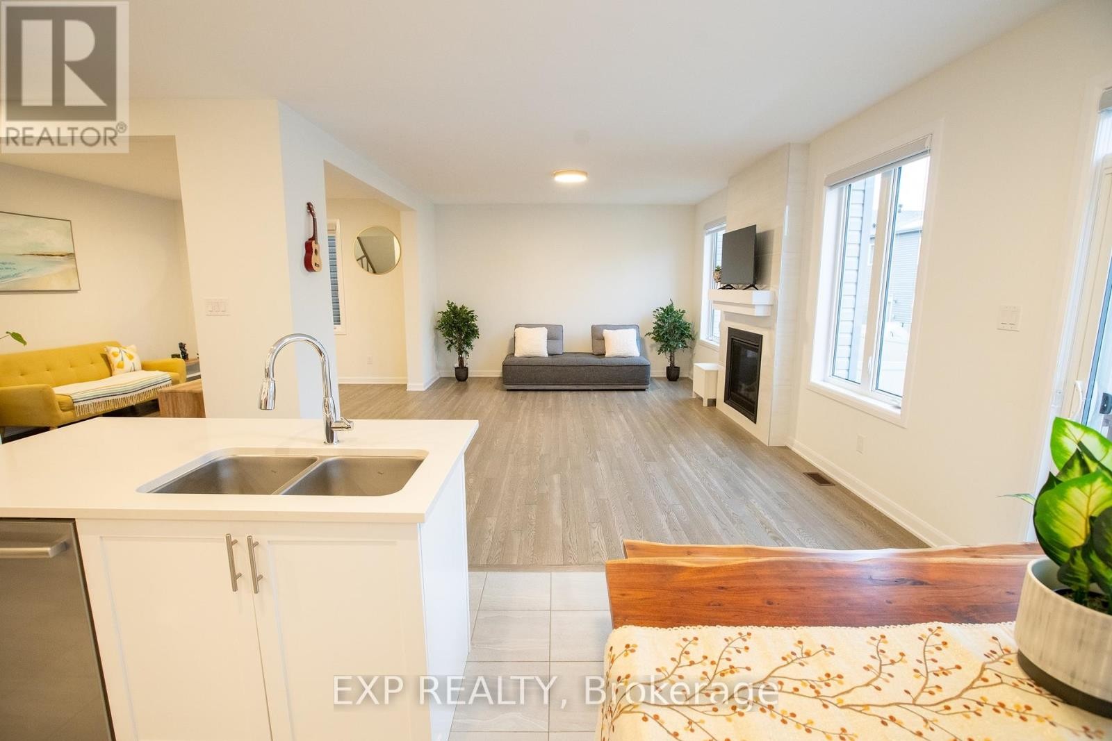 












137 MAYNOOTH COURT

,
Ottawa,




Ontario
K2J6Y4

