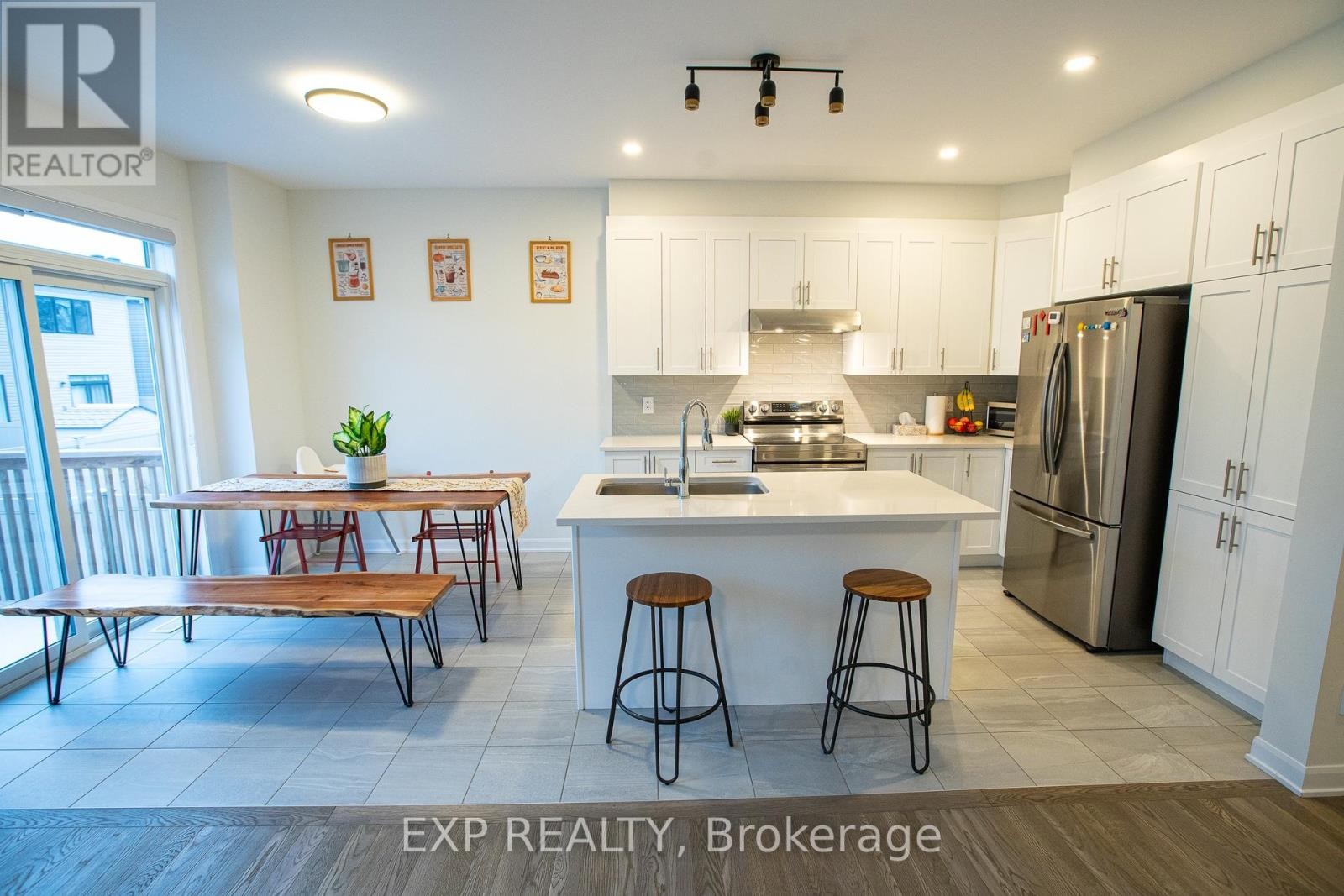 












137 MAYNOOTH COURT

,
Ottawa,




Ontario
K2J6Y4

