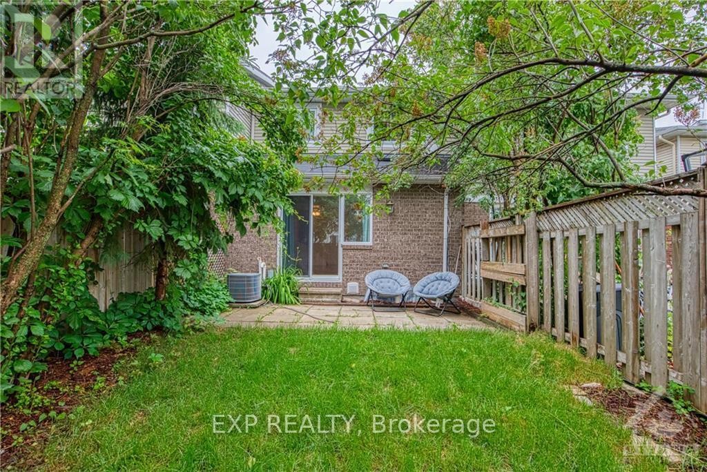 












55 ROYAL FIELD CRESCENT

,
Ottawa,




Ontario
K2J4E2

