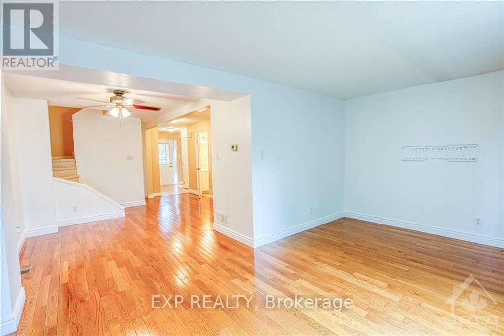 












55 ROYAL FIELD CRESCENT

,
Ottawa,




Ontario
K2J4E2

