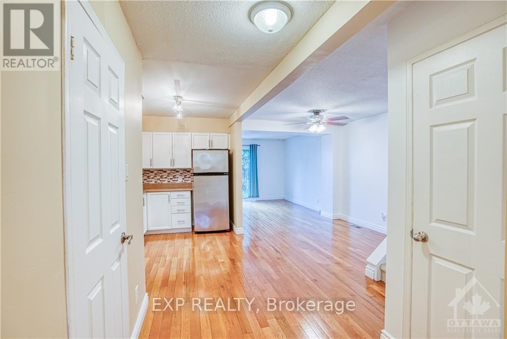 












55 ROYAL FIELD CRESCENT

,
Ottawa,




Ontario
K2J4E2

