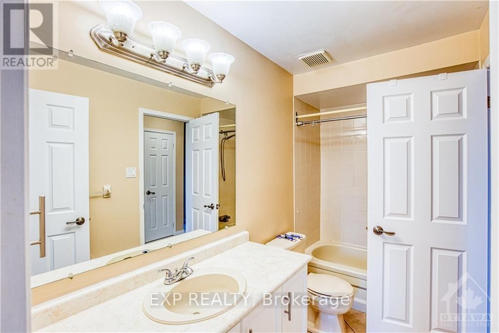 












55 ROYAL FIELD CRESCENT

,
Ottawa,




Ontario
K2J4E2

