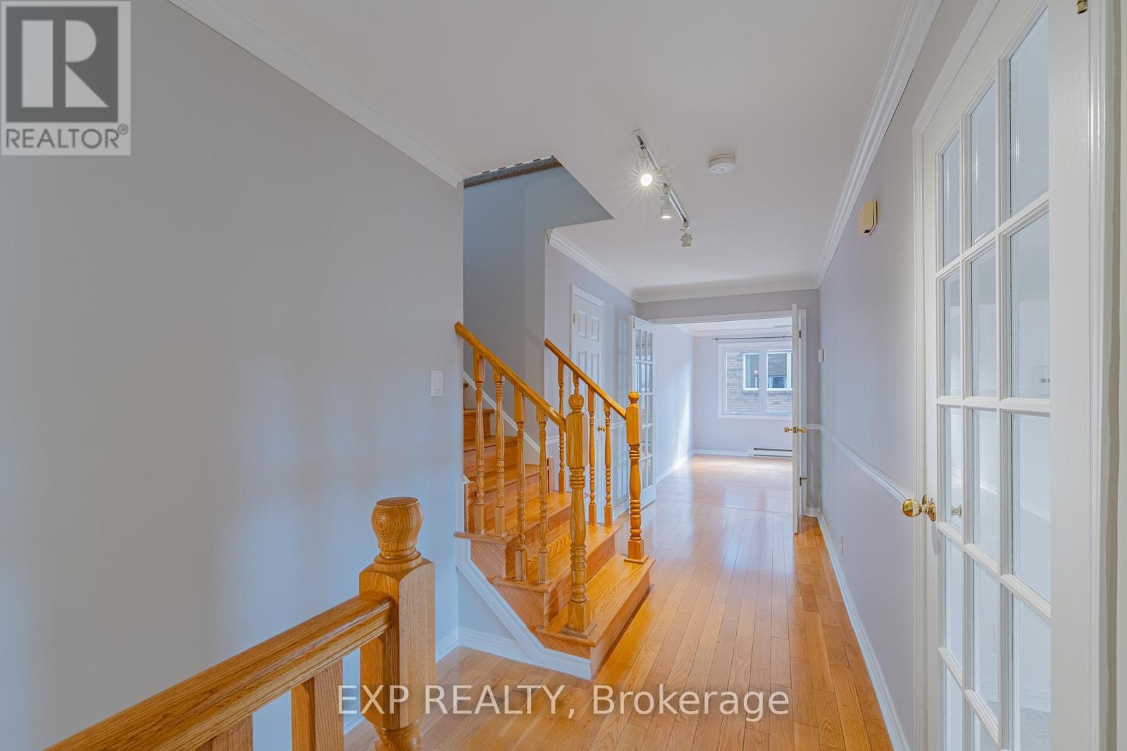 












208 STRATAS COURT

,
Ottawa,




Ontario
K2L3K5

