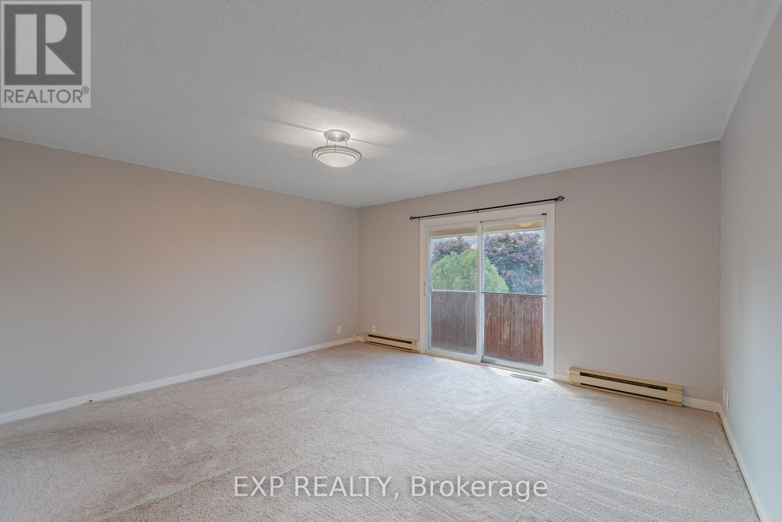 












208 STRATAS COURT

,
Ottawa,




Ontario
K2L3K5

