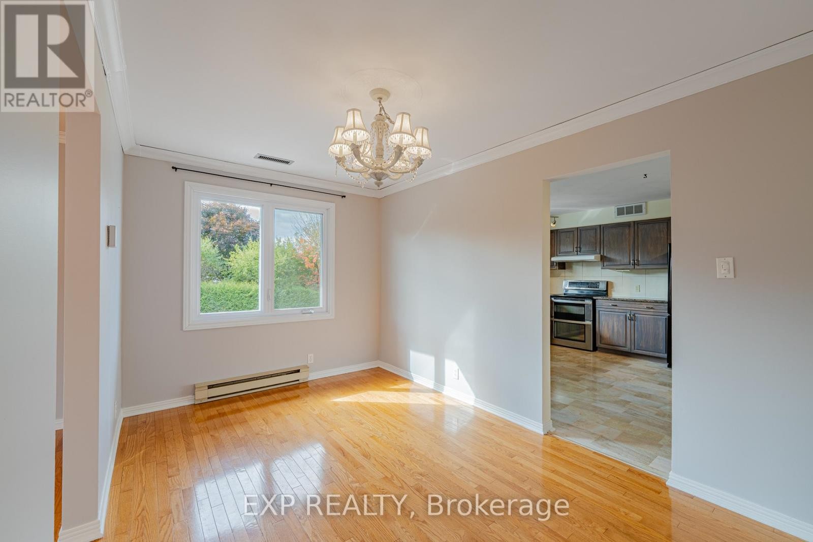 












208 STRATAS COURT

,
Ottawa,




Ontario
K2L3K5

