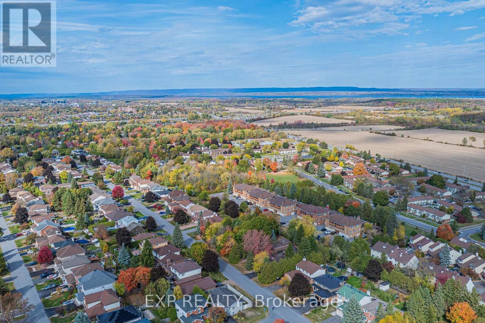 












208 STRATAS COURT

,
Ottawa,




Ontario
K2L3K5

