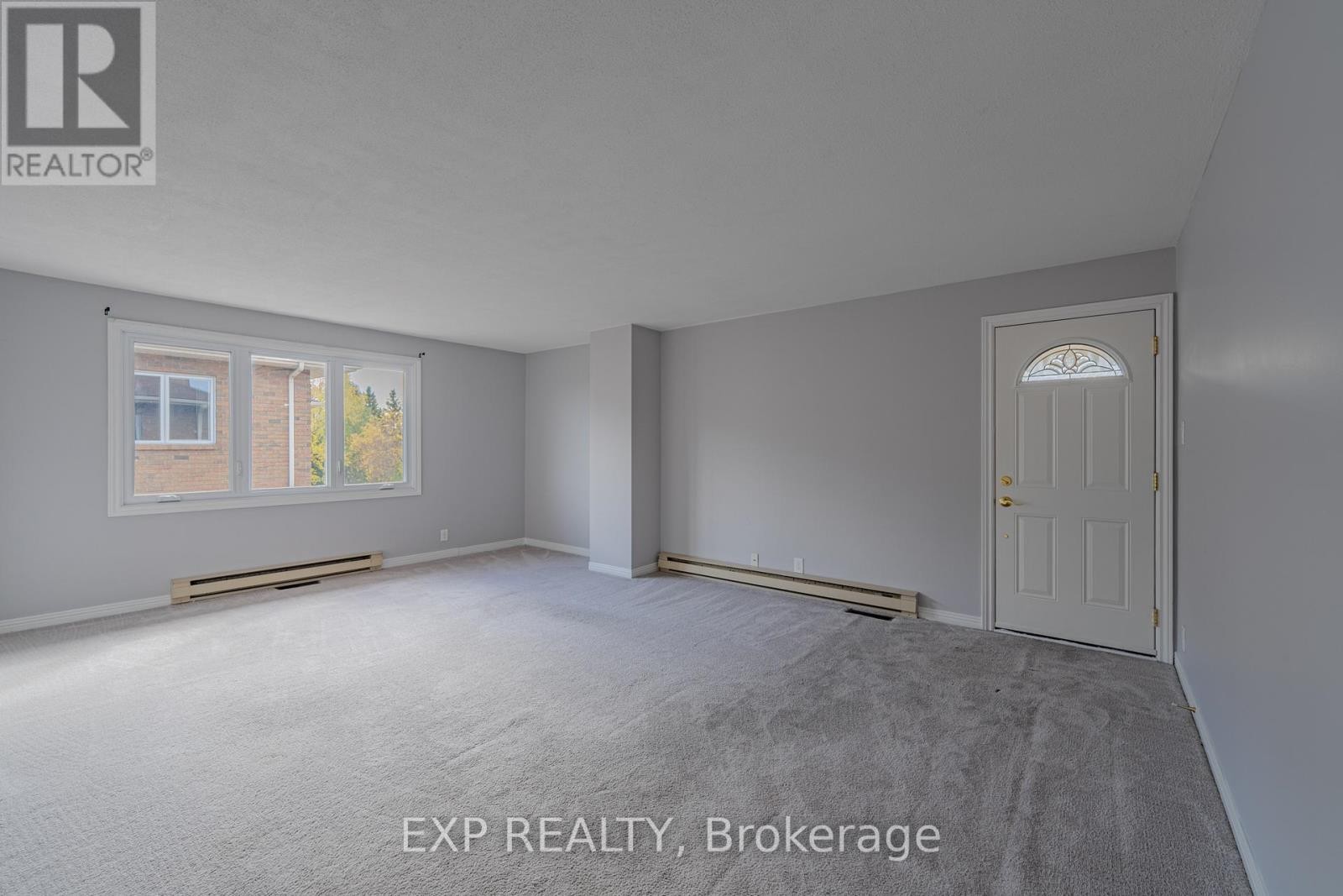 












208 STRATAS COURT

,
Ottawa,




Ontario
K2L3K5

