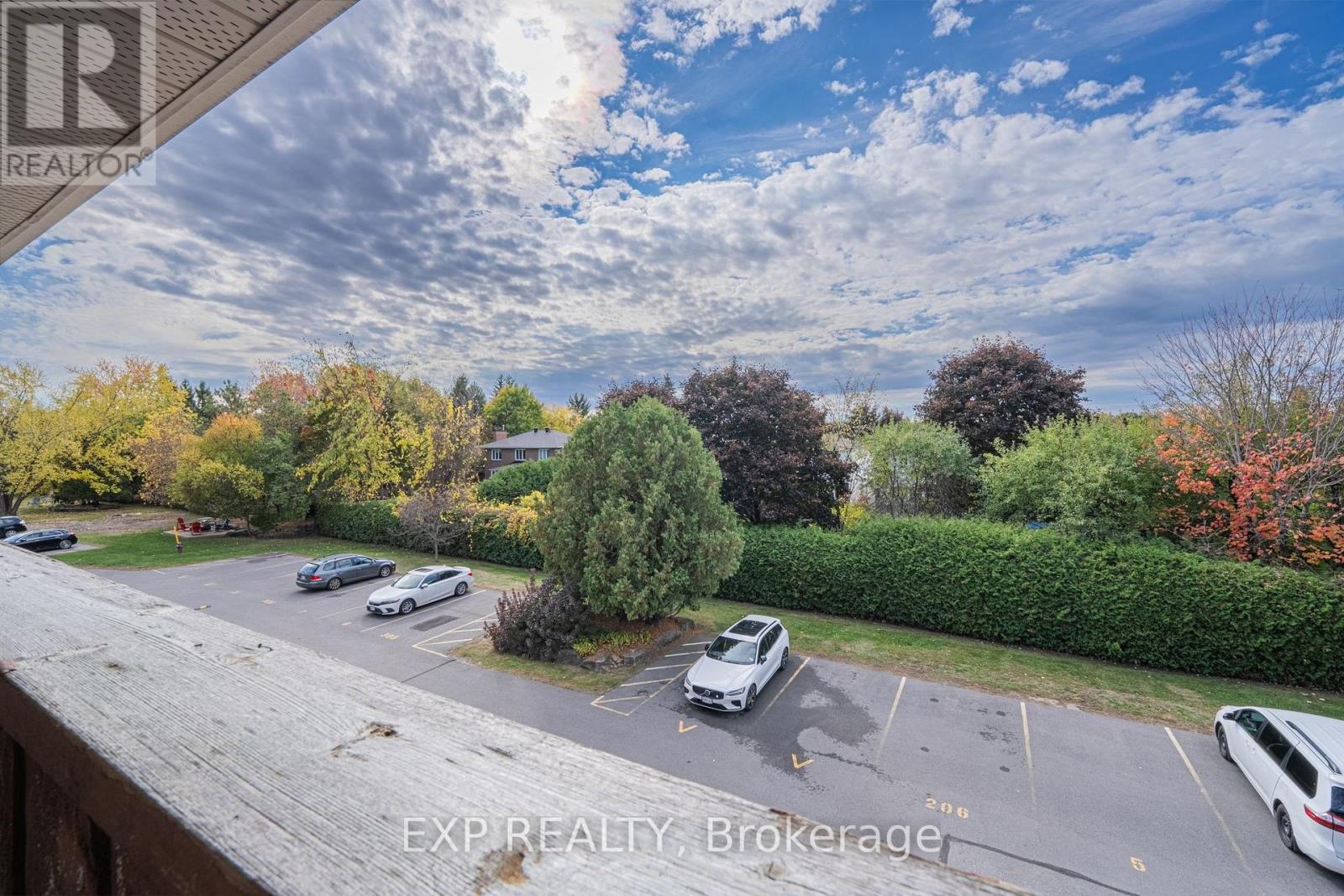 












208 STRATAS COURT

,
Ottawa,




Ontario
K2L3K5

