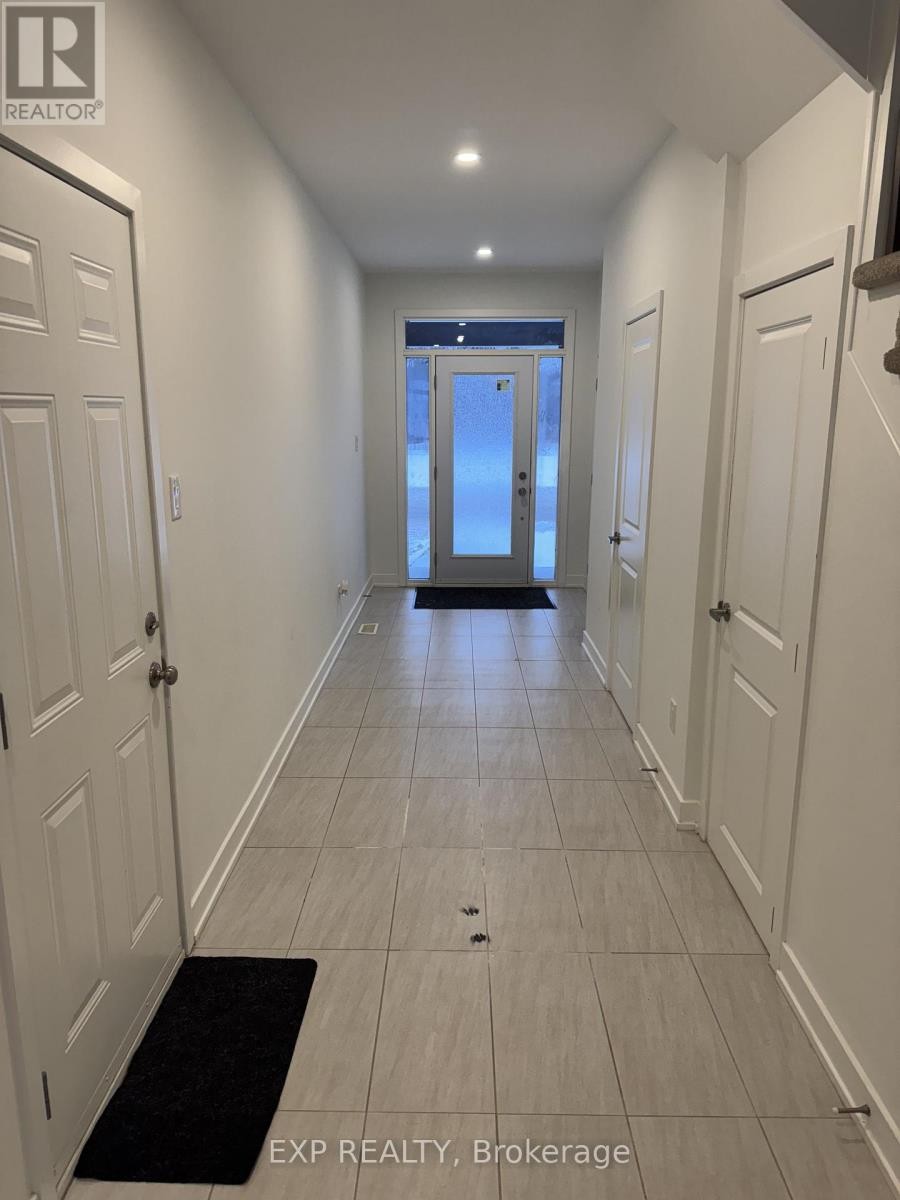 












914 ALVAREZ LANE

,
Ottawa,




Ontario
K1T0W2

