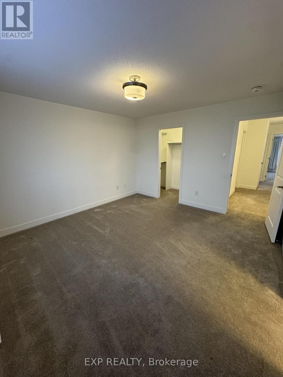 












914 ALVAREZ LANE

,
Ottawa,




Ontario
K1T0W2

