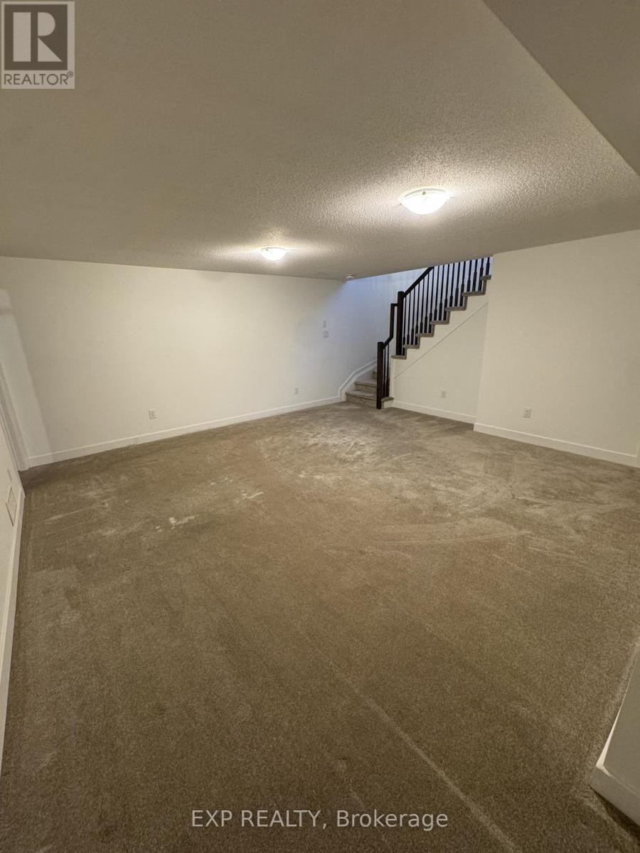 












914 ALVAREZ LANE

,
Ottawa,




Ontario
K1T0W2

