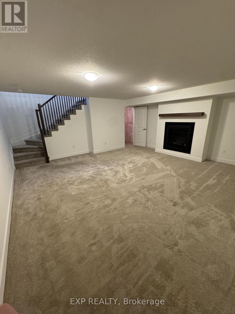 












914 ALVAREZ LANE

,
Ottawa,




Ontario
K1T0W2

