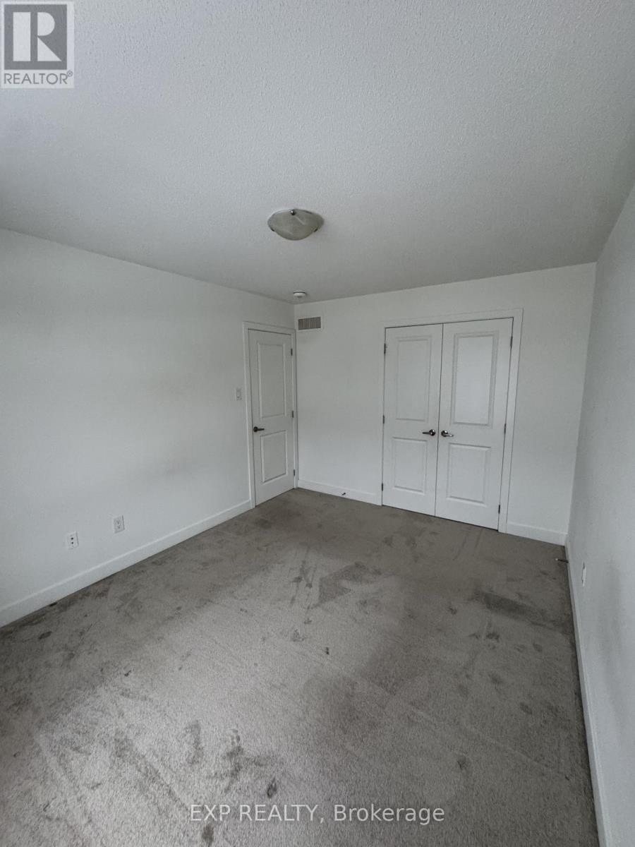 












914 ALVAREZ LANE

,
Ottawa,




Ontario
K1T0W2

