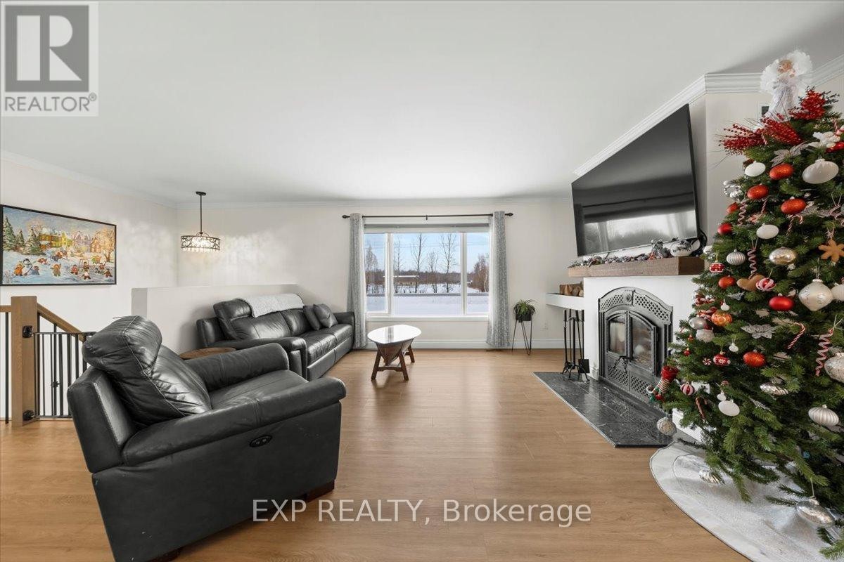 












108 ST THOMAS ROAD

,
Russell,




Ontario
K0A3H0

