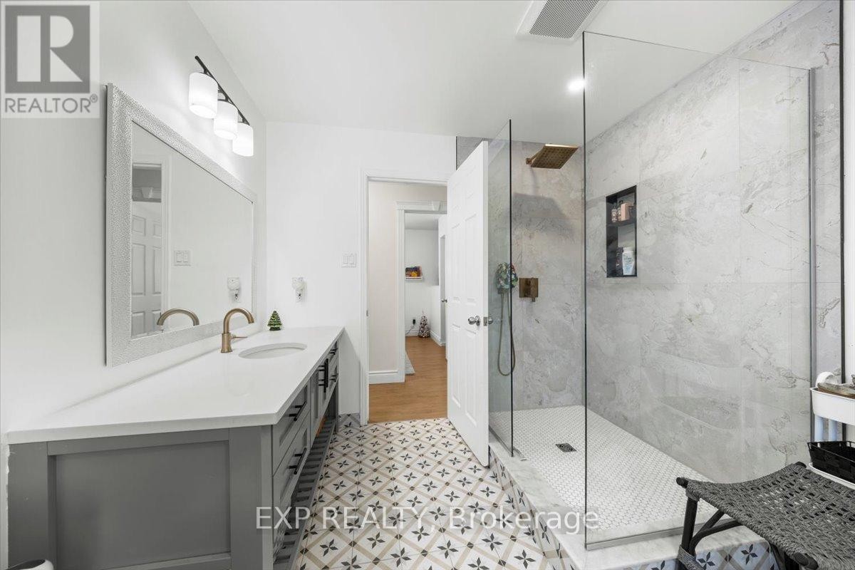 












108 ST THOMAS ROAD

,
Russell,




Ontario
K0A3H0

