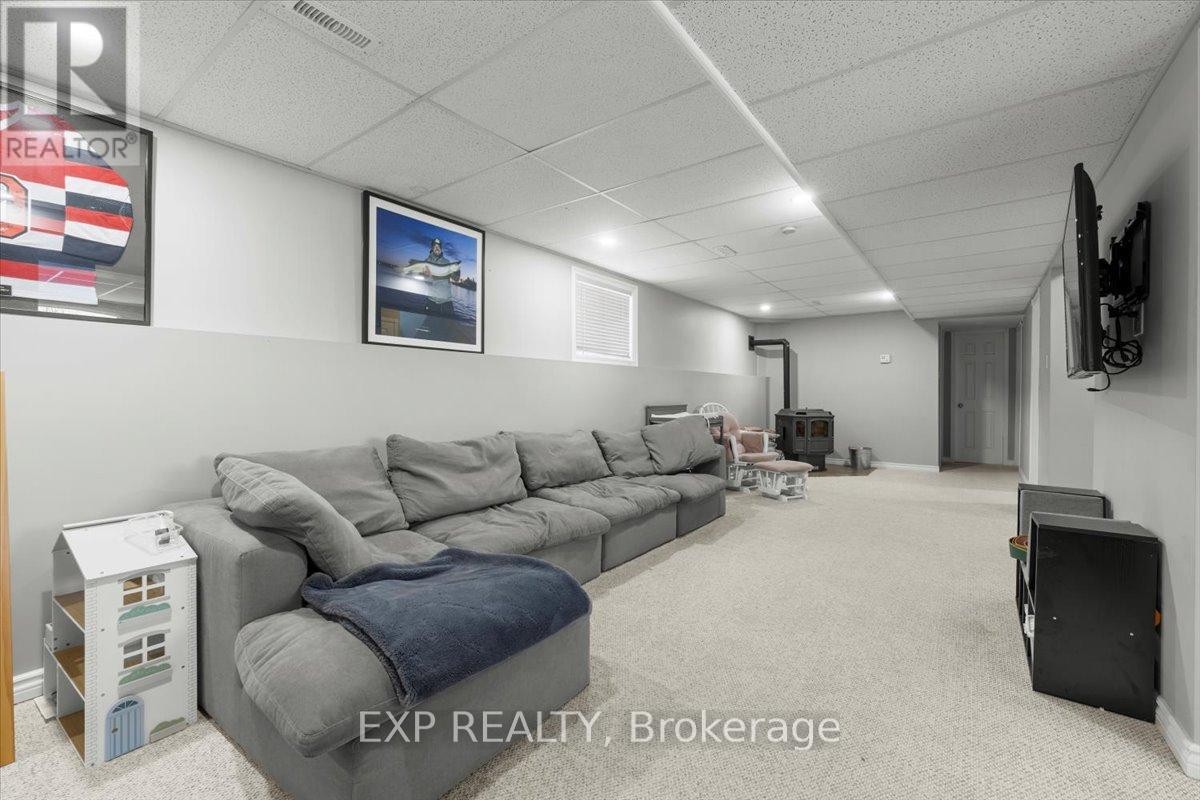 












108 ST THOMAS ROAD

,
Russell,




Ontario
K0A3H0

