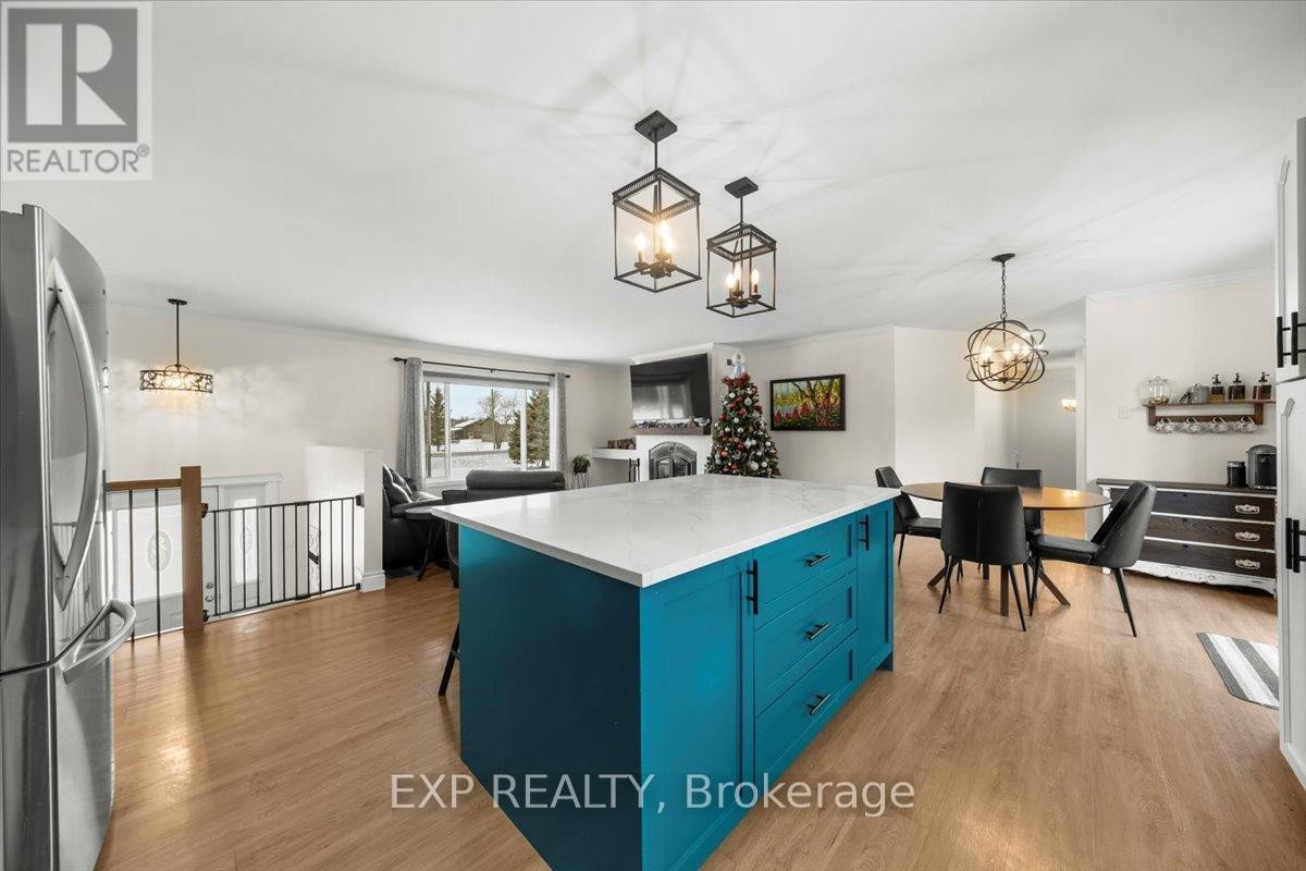 












108 ST THOMAS ROAD

,
Russell,




Ontario
K0A3H0

