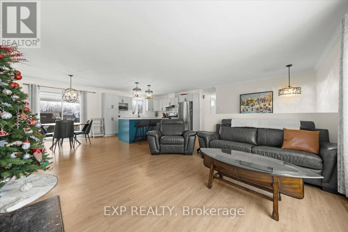 












108 ST THOMAS ROAD

,
Russell,




Ontario
K0A3H0

