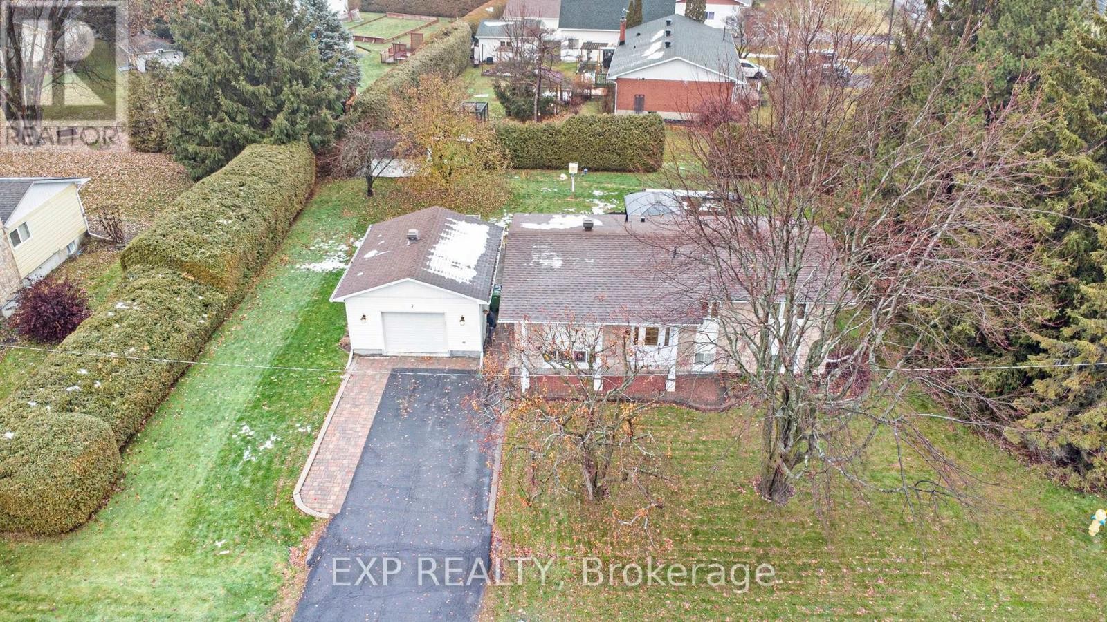












2 CASTLEBEAU STREET

,
Russell,




Ontario
K0A1W0

