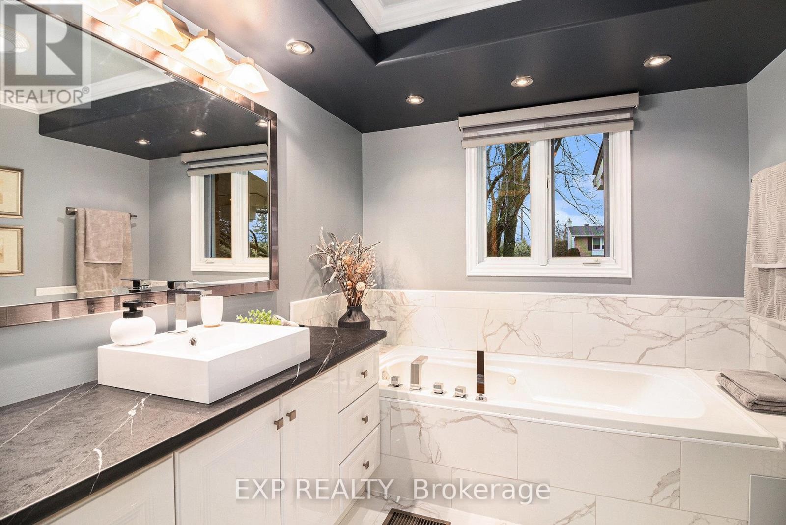 












2 CASTLEBEAU STREET

,
Russell,




Ontario
K0A1W0

