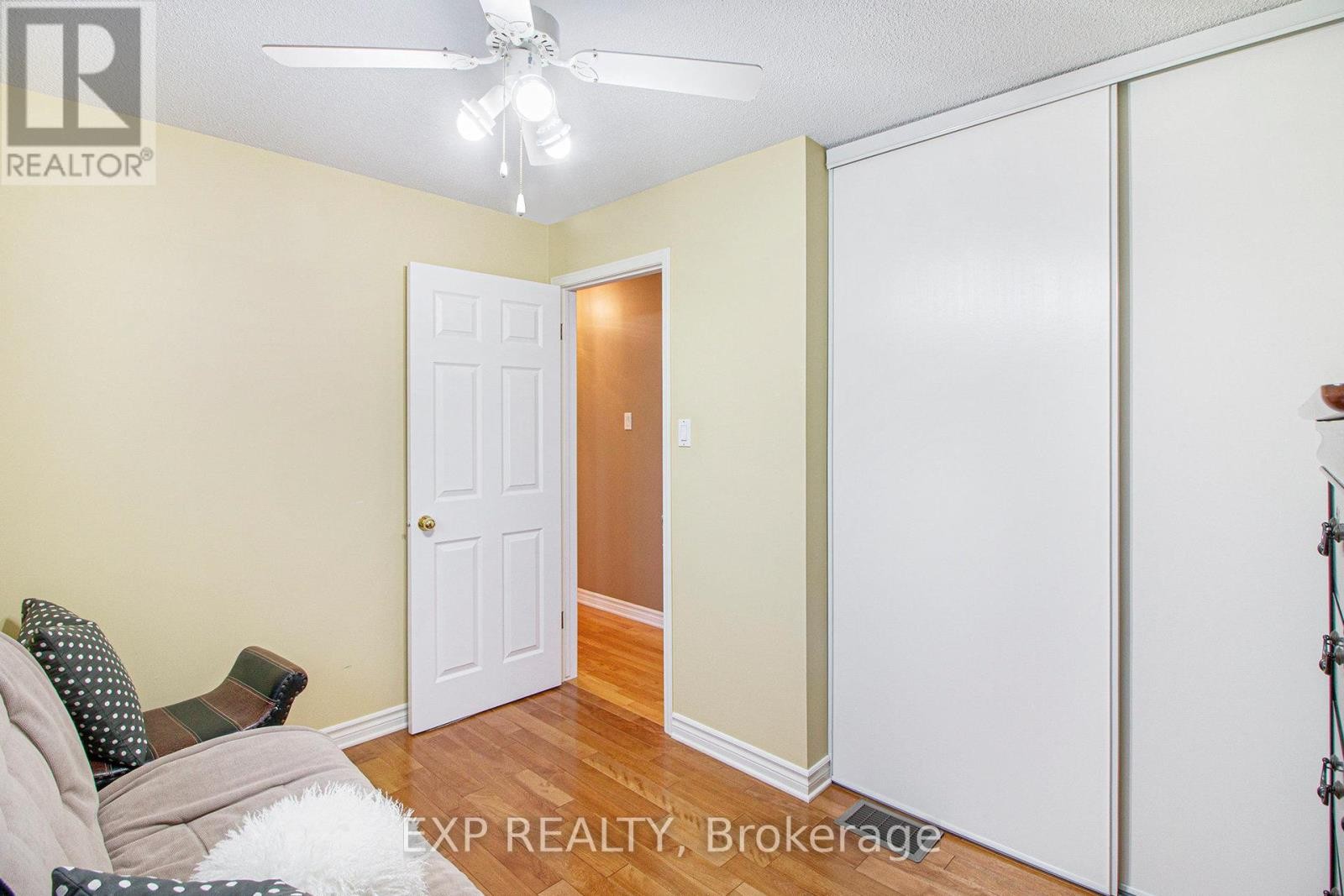 












2 CASTLEBEAU STREET

,
Russell,




Ontario
K0A1W0

