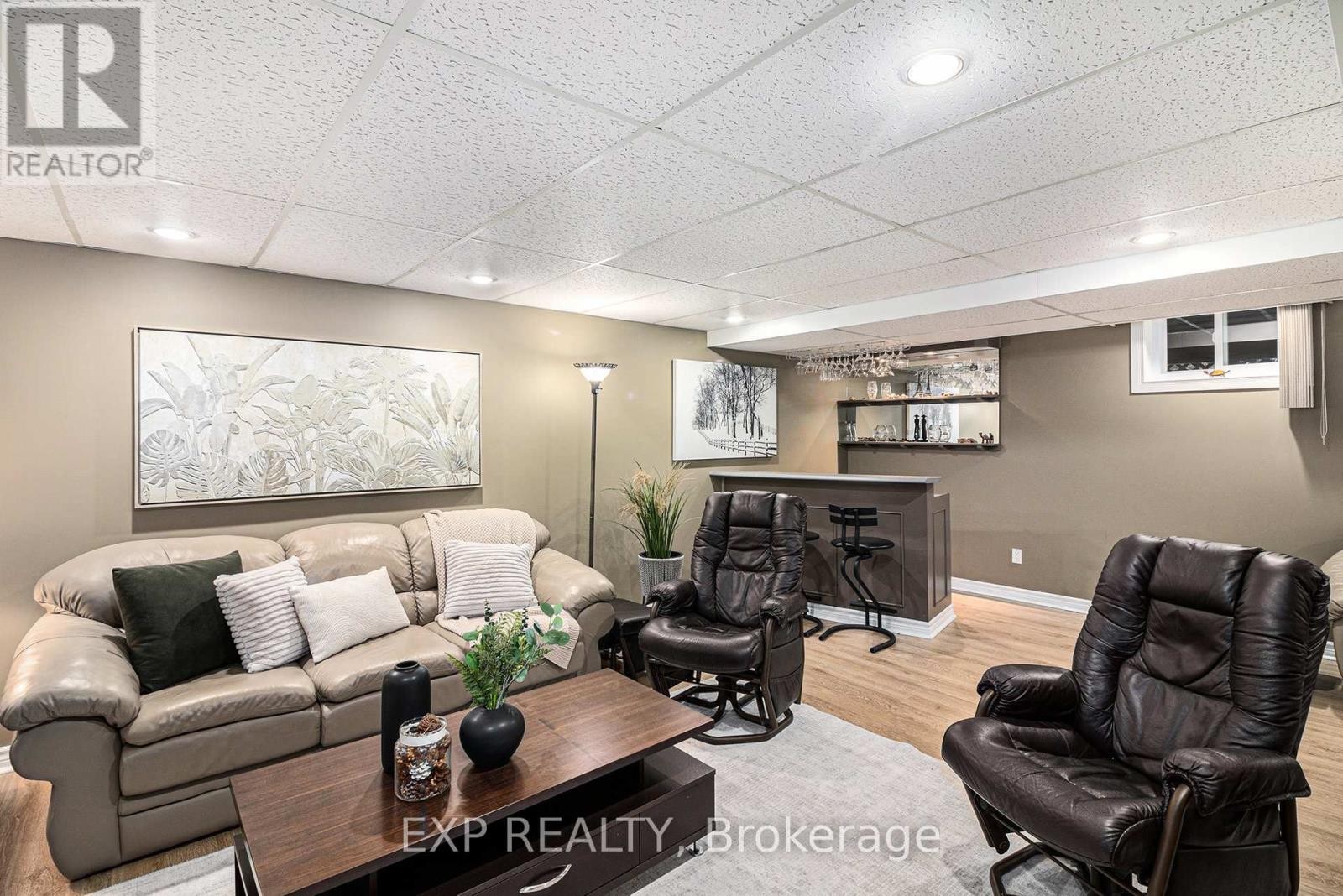 












2 CASTLEBEAU STREET

,
Russell,




Ontario
K0A1W0

