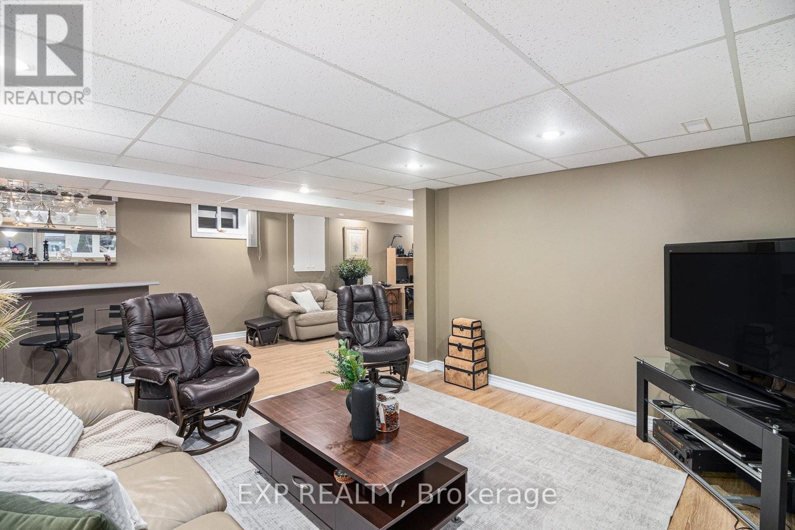 












2 CASTLEBEAU STREET

,
Russell,




Ontario
K0A1W0

