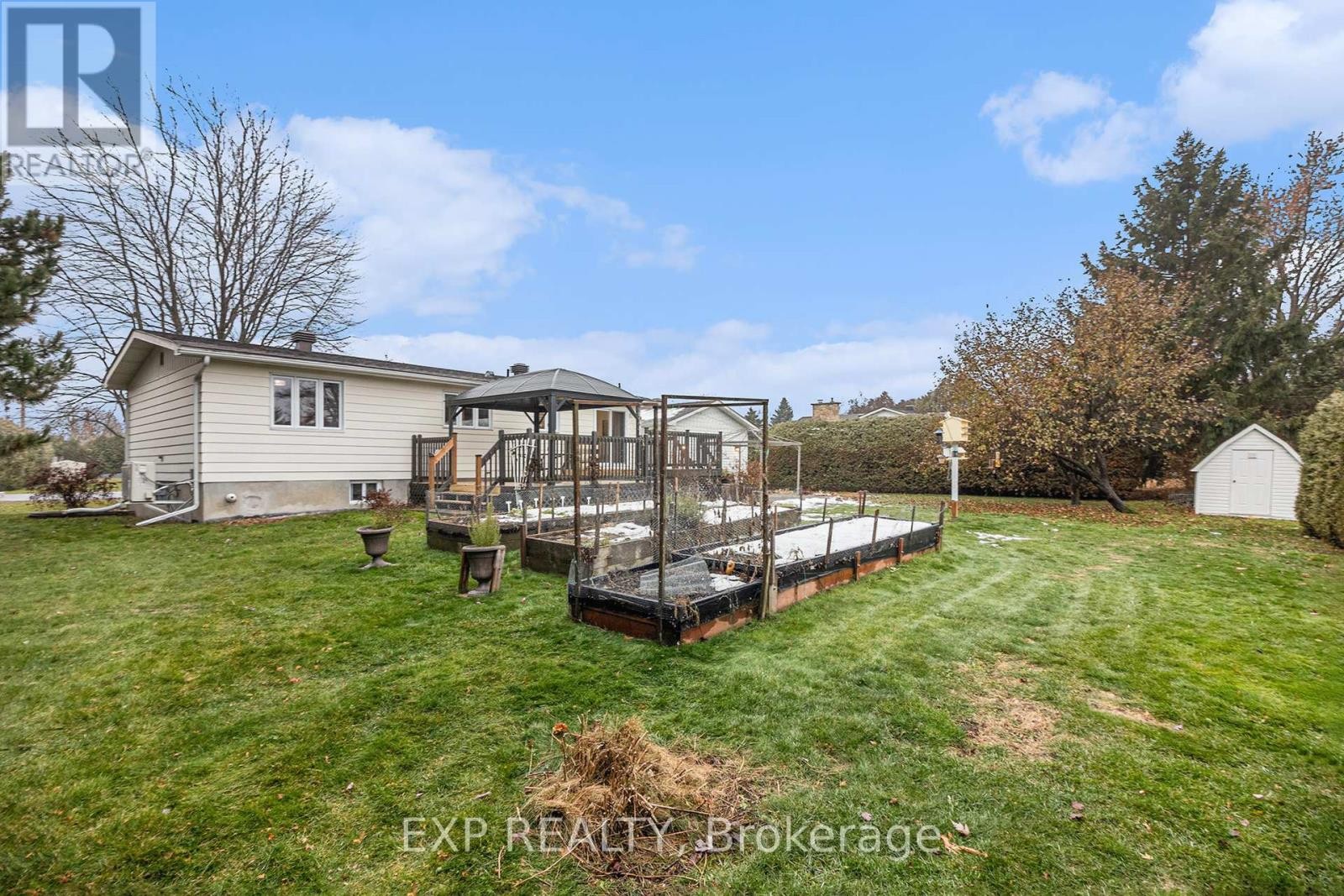 












2 CASTLEBEAU STREET

,
Russell,




Ontario
K0A1W0

