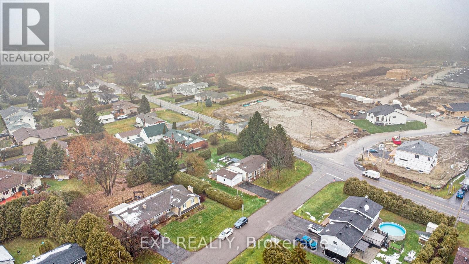 












2 CASTLEBEAU STREET

,
Russell,




Ontario
K0A1W0

