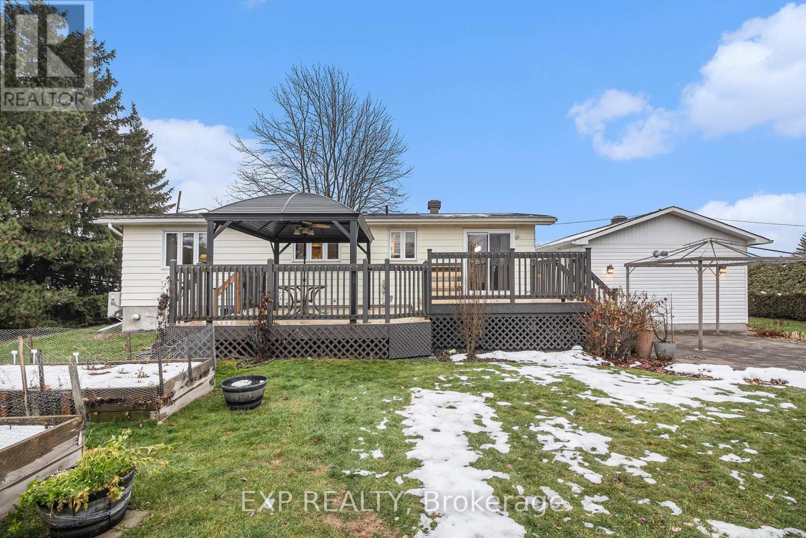 












2 CASTLEBEAU STREET

,
Russell,




Ontario
K0A1W0

