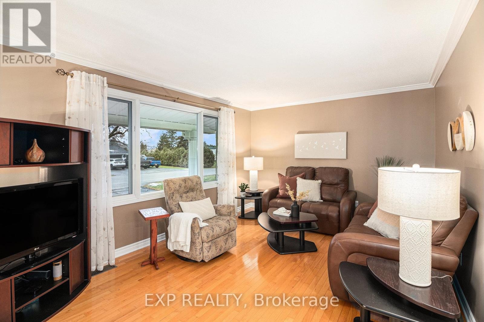 












2 CASTLEBEAU STREET

,
Russell,




Ontario
K0A1W0

