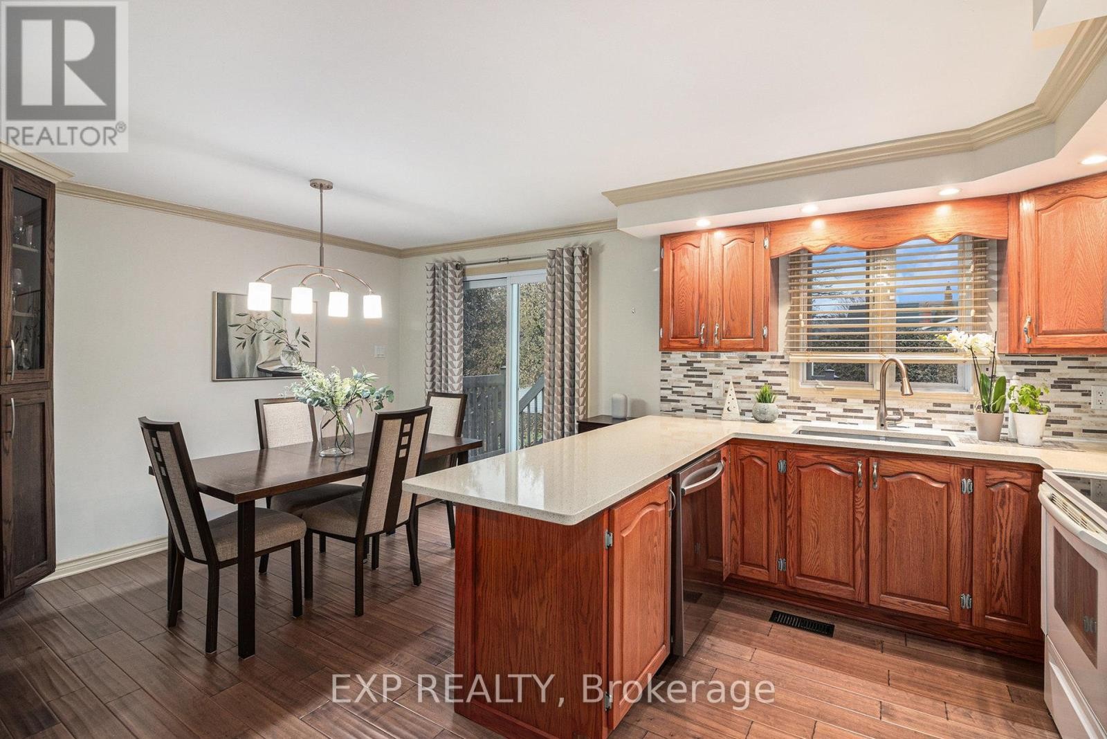 












2 CASTLEBEAU STREET

,
Russell,




Ontario
K0A1W0

