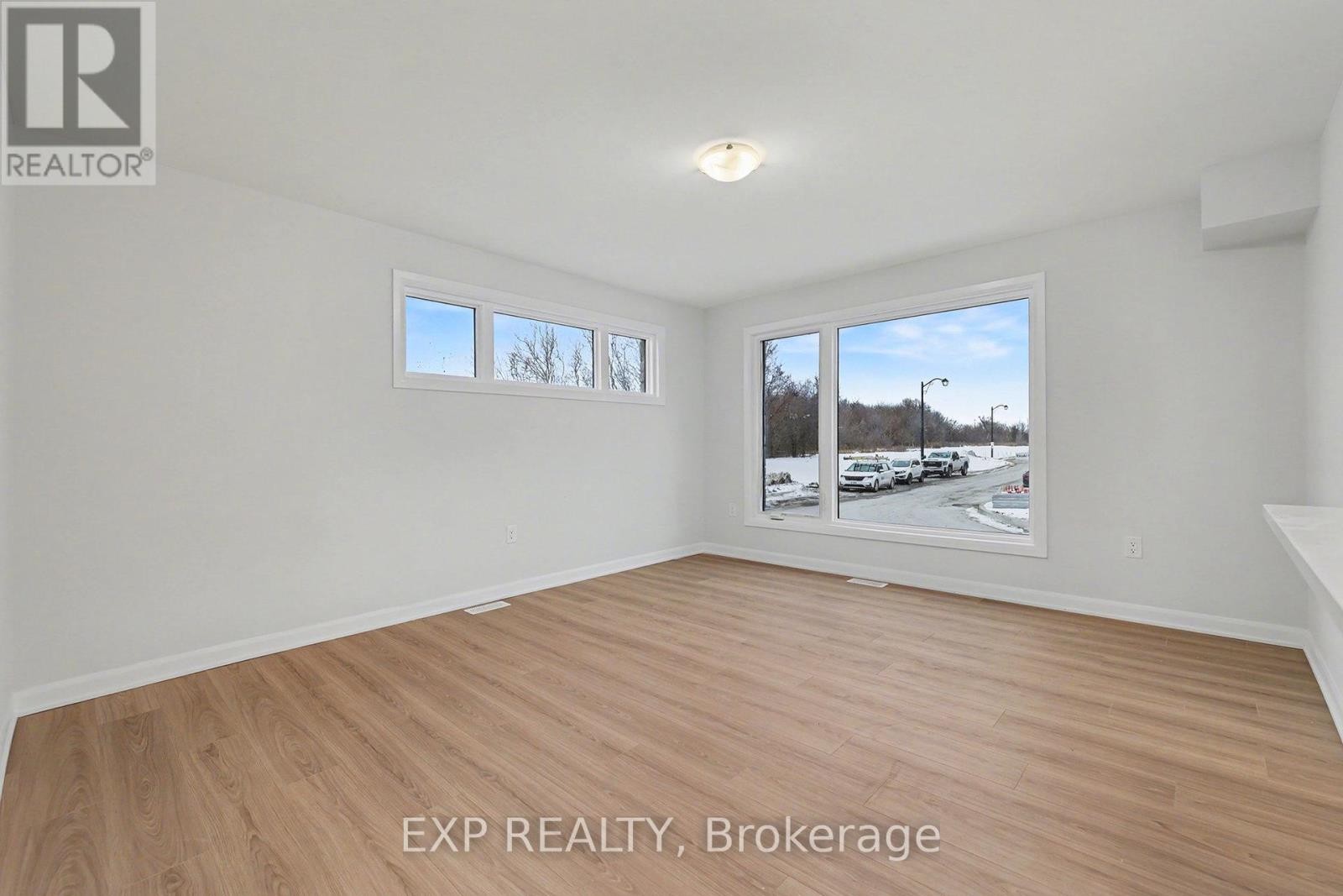 












1116 CREEKWAY PRIVATE

,
Ottawa,




Ontario
K2T0R8

