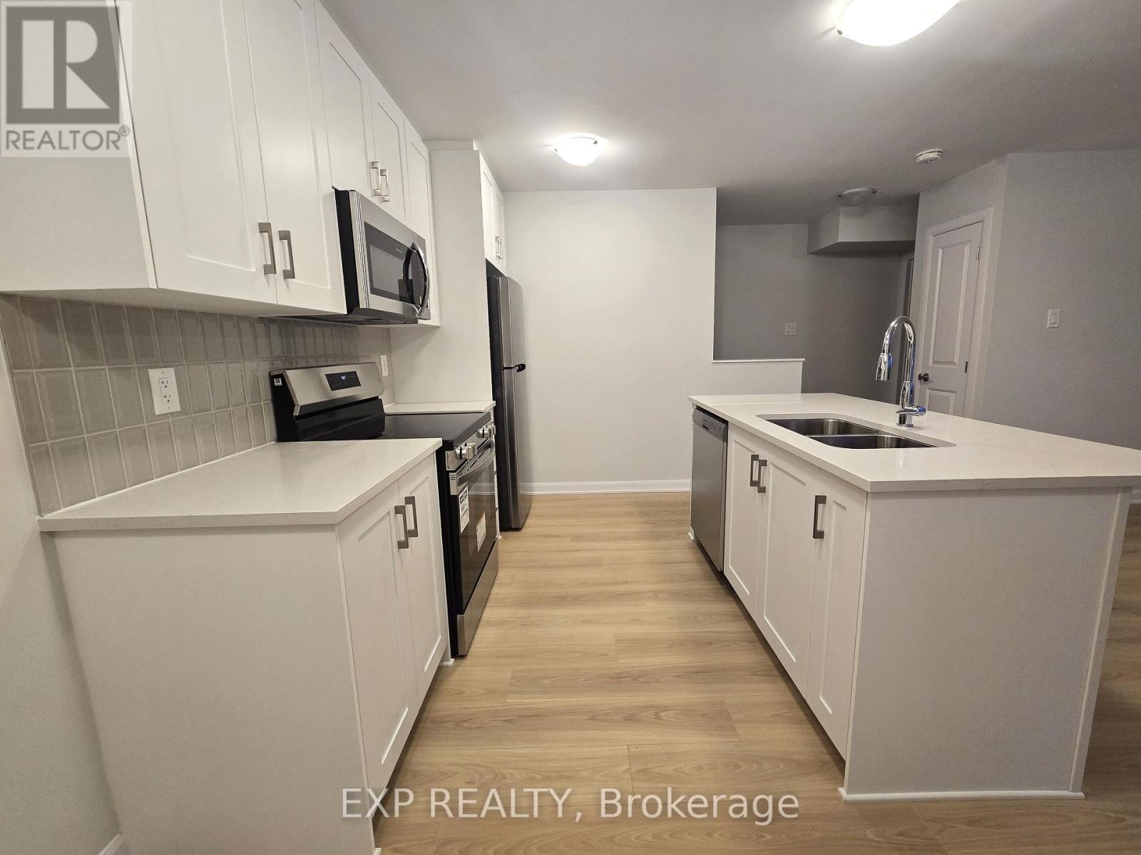 












1116 CREEKWAY PRIVATE

,
Ottawa,




Ontario
K2T0R8

