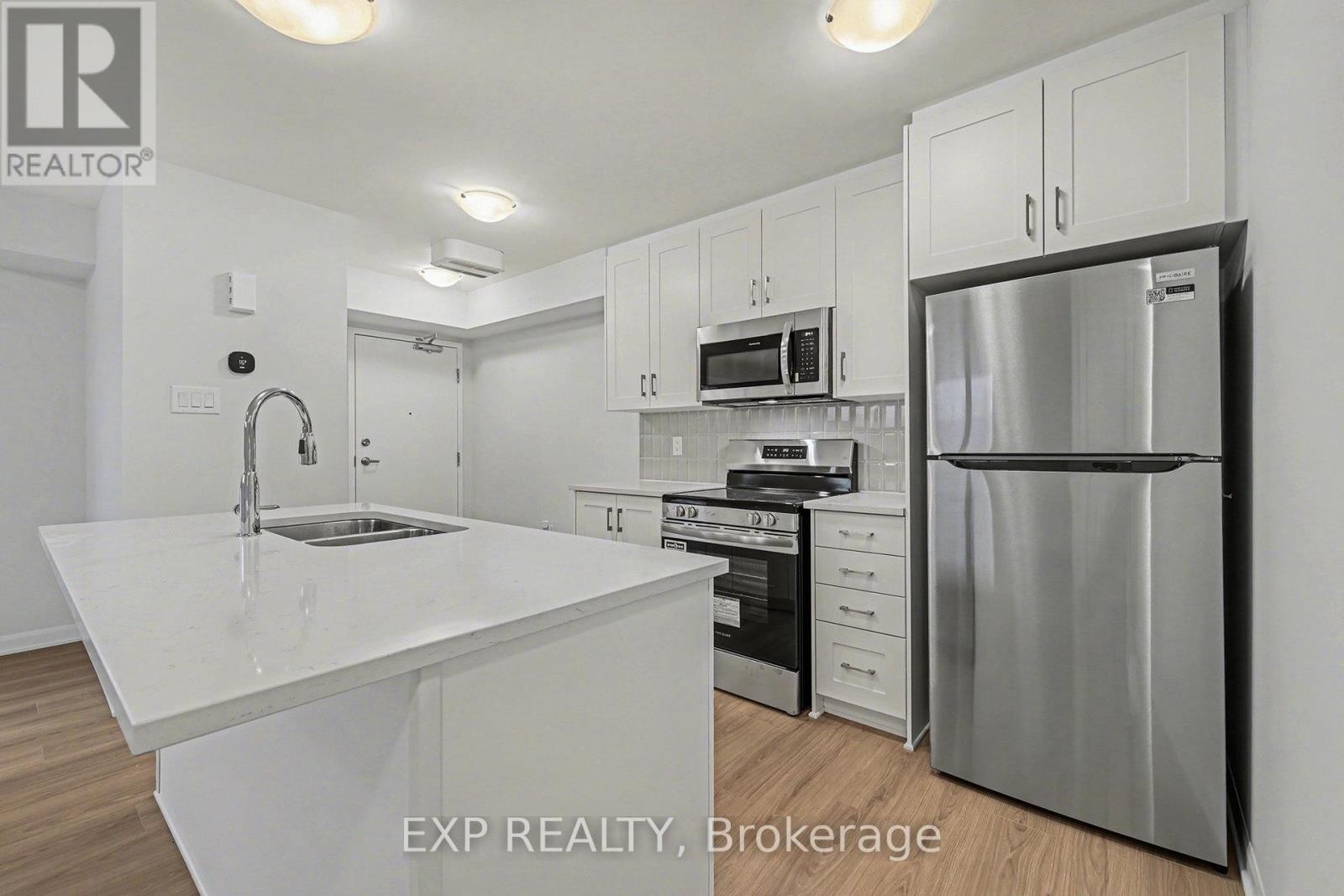 












1116 CREEKWAY PRIVATE

,
Ottawa,




Ontario
K2T0R8

