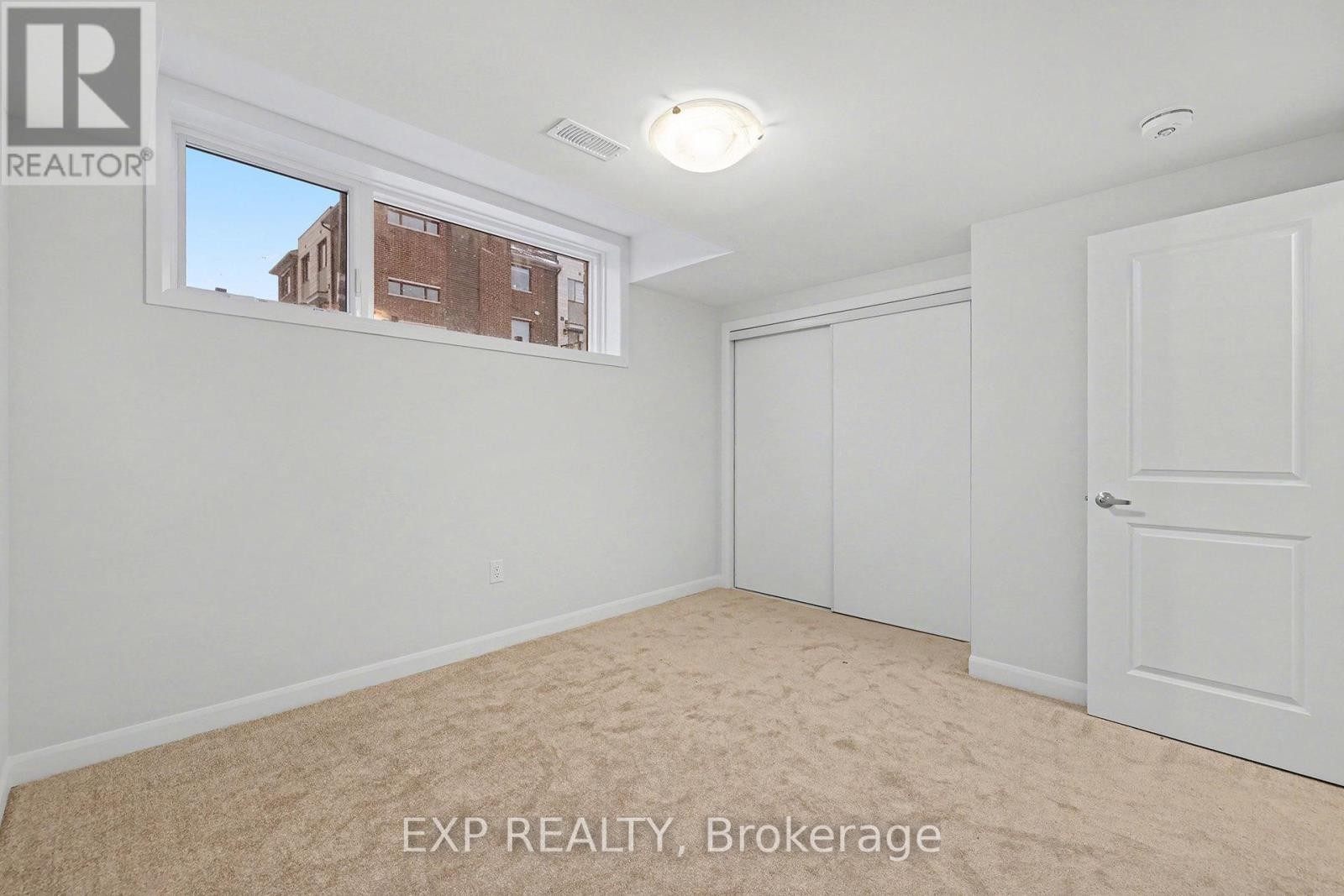 












1116 CREEKWAY PRIVATE

,
Ottawa,




Ontario
K2T0R8

