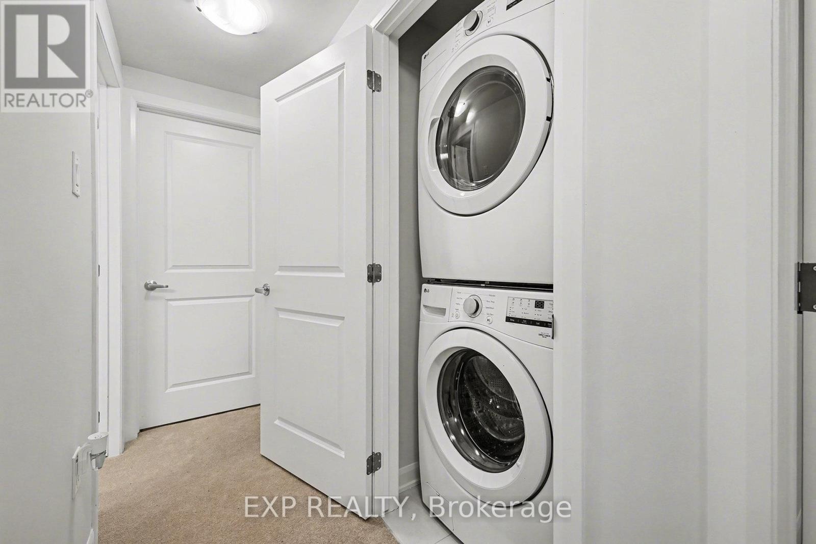 












1116 CREEKWAY PRIVATE

,
Ottawa,




Ontario
K2T0R8

