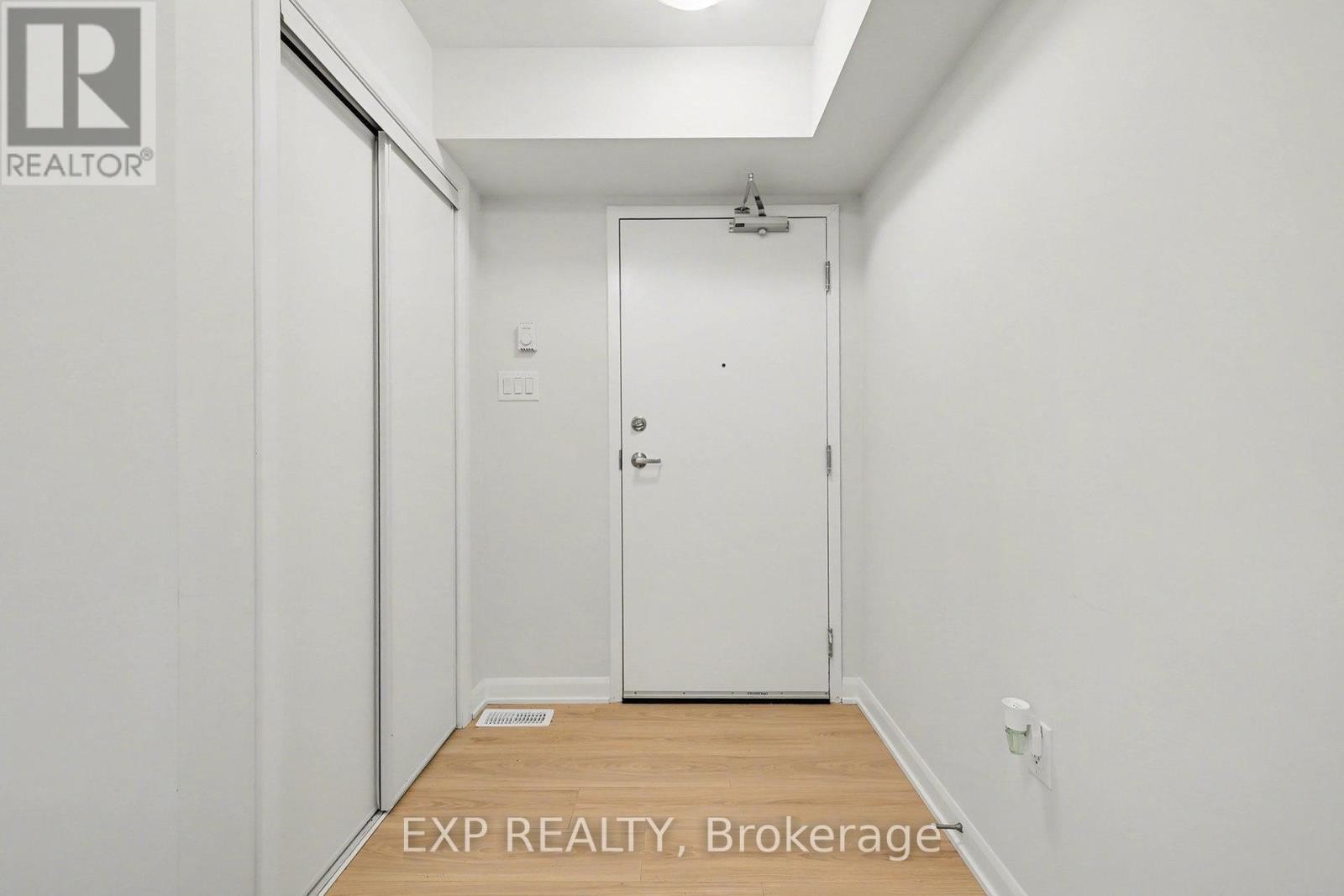 












1116 CREEKWAY PRIVATE

,
Ottawa,




Ontario
K2T0R8

