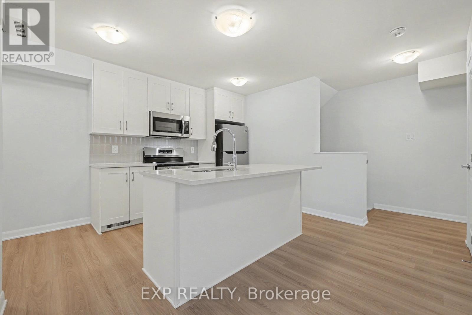 












1116 CREEKWAY PRIVATE

,
Ottawa,




Ontario
K2T0R8

