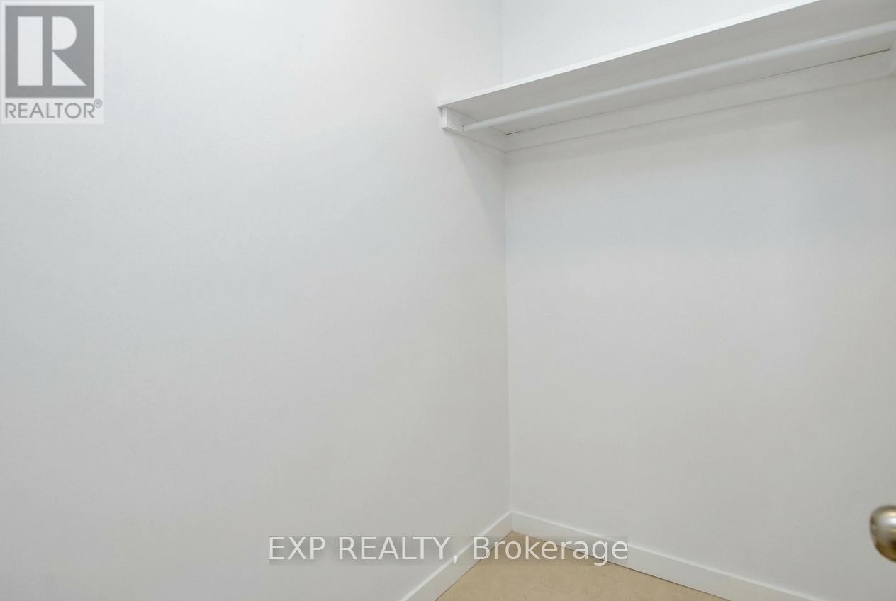 












4 - 1220 MCWATTERS ROAD

,
Ottawa,




Ontario
K2C3Y1

