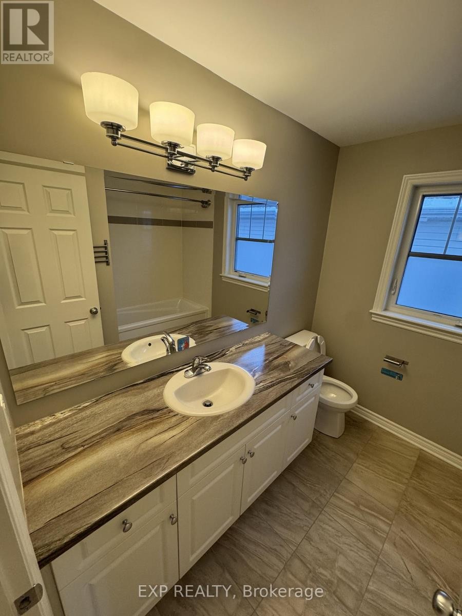 












231 BRAMBLING WAY

,
Ottawa,




Ontario
K2J0E4

