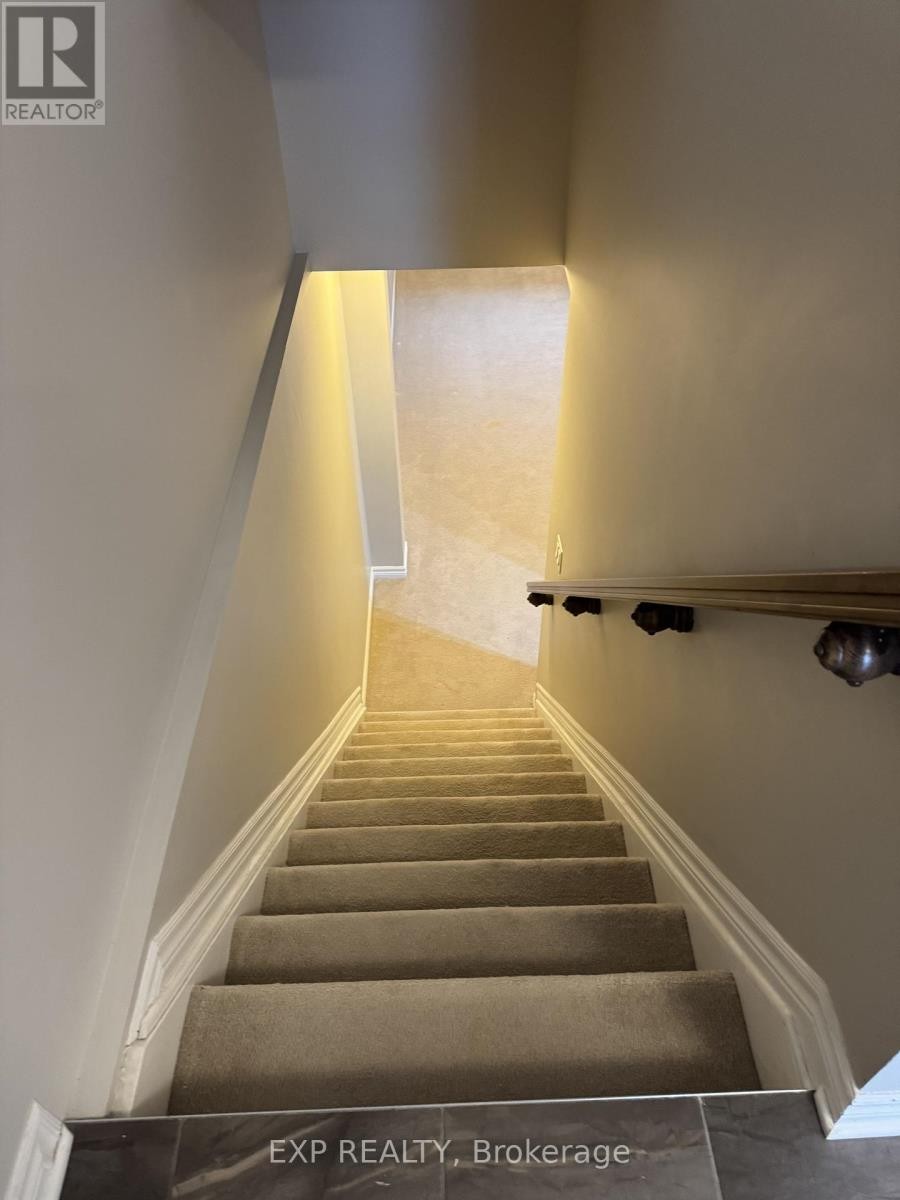 












231 BRAMBLING WAY

,
Ottawa,




Ontario
K2J0E4

