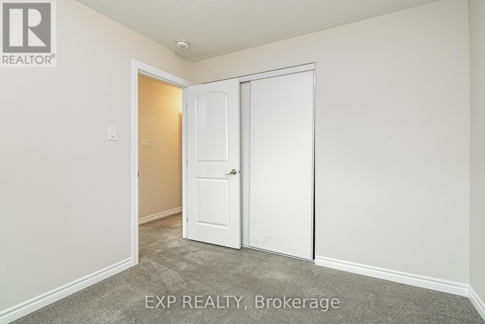 












1168 CHAPMAN MILLS DRIVE

,
Ottawa,




Ontario
K2J6T6

