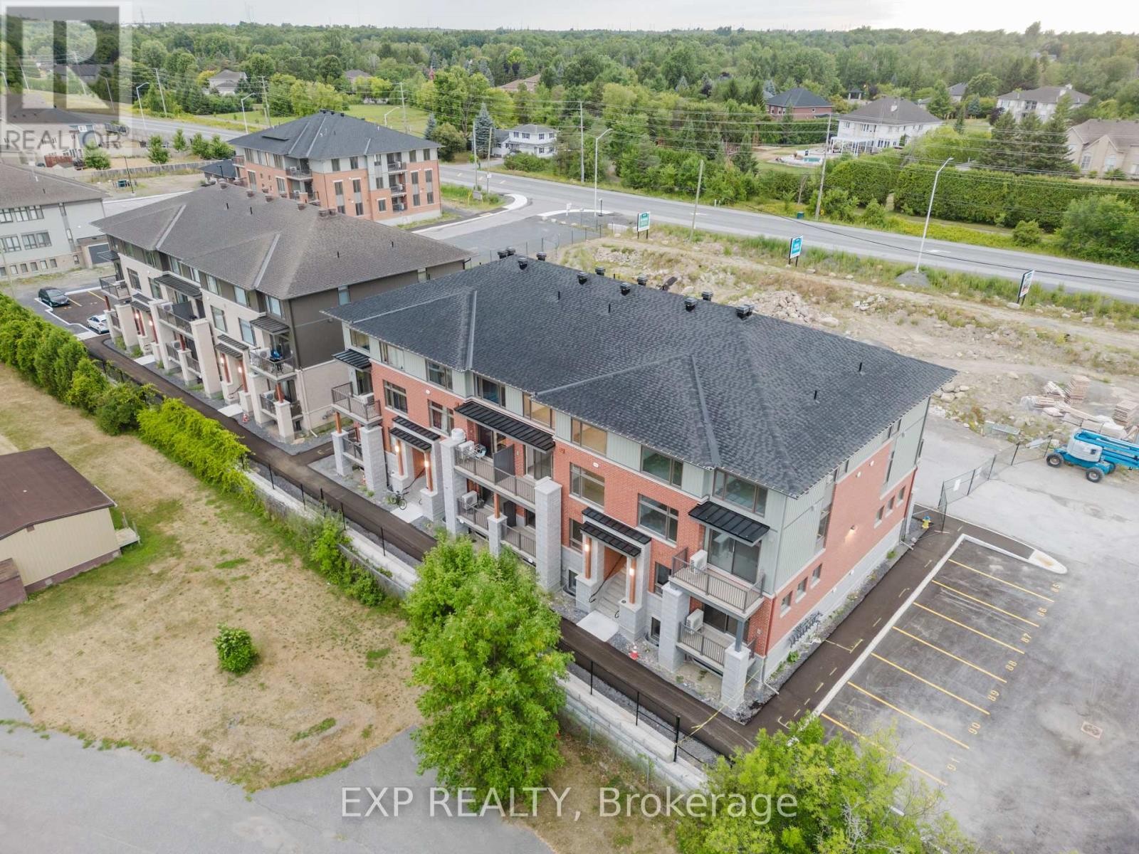 












203 SILHOUETTE PRIVATE

,
Ottawa,




Ontario
K2J7J8

