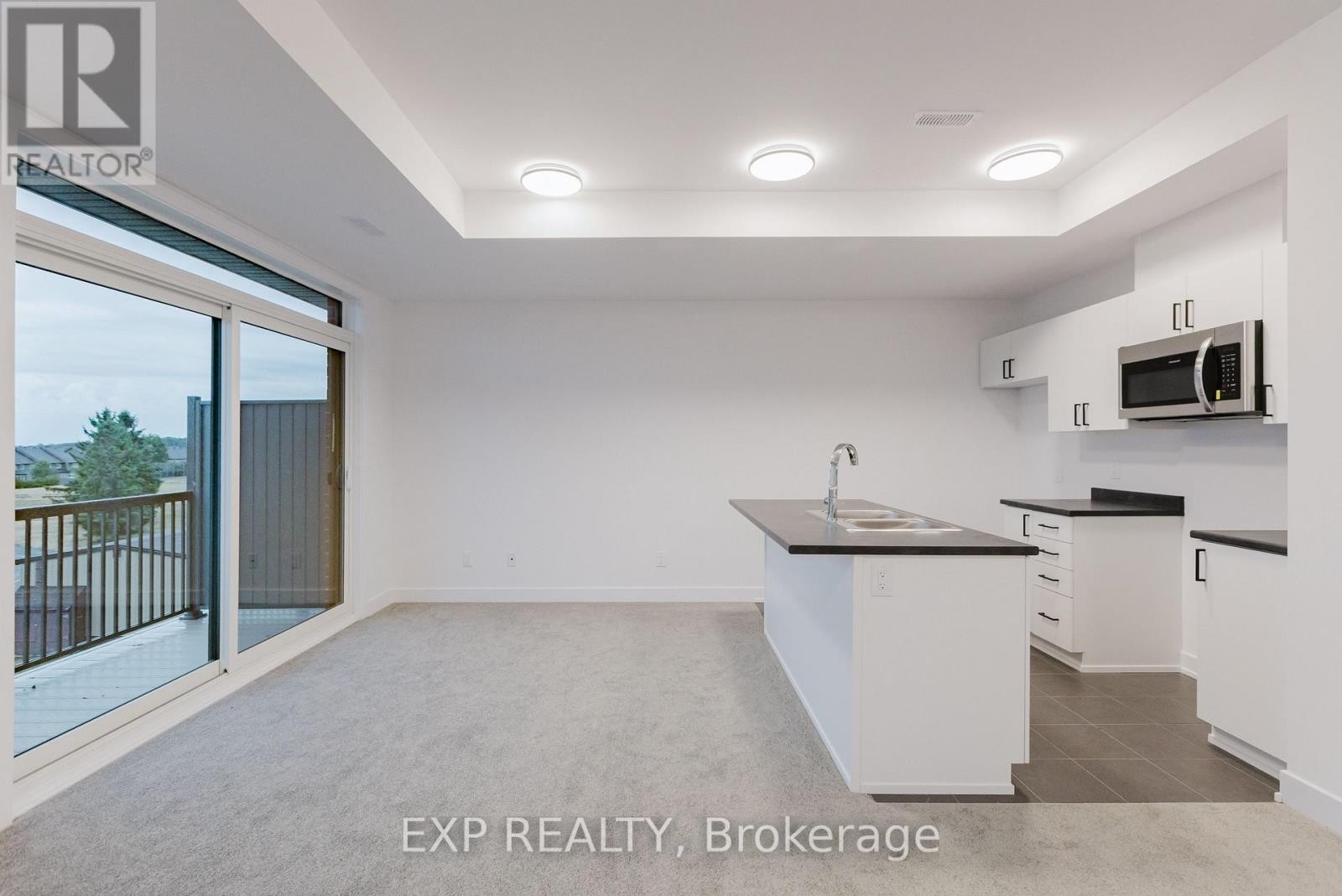 












203 SILHOUETTE PRIVATE

,
Ottawa,




Ontario
K2J7J8

