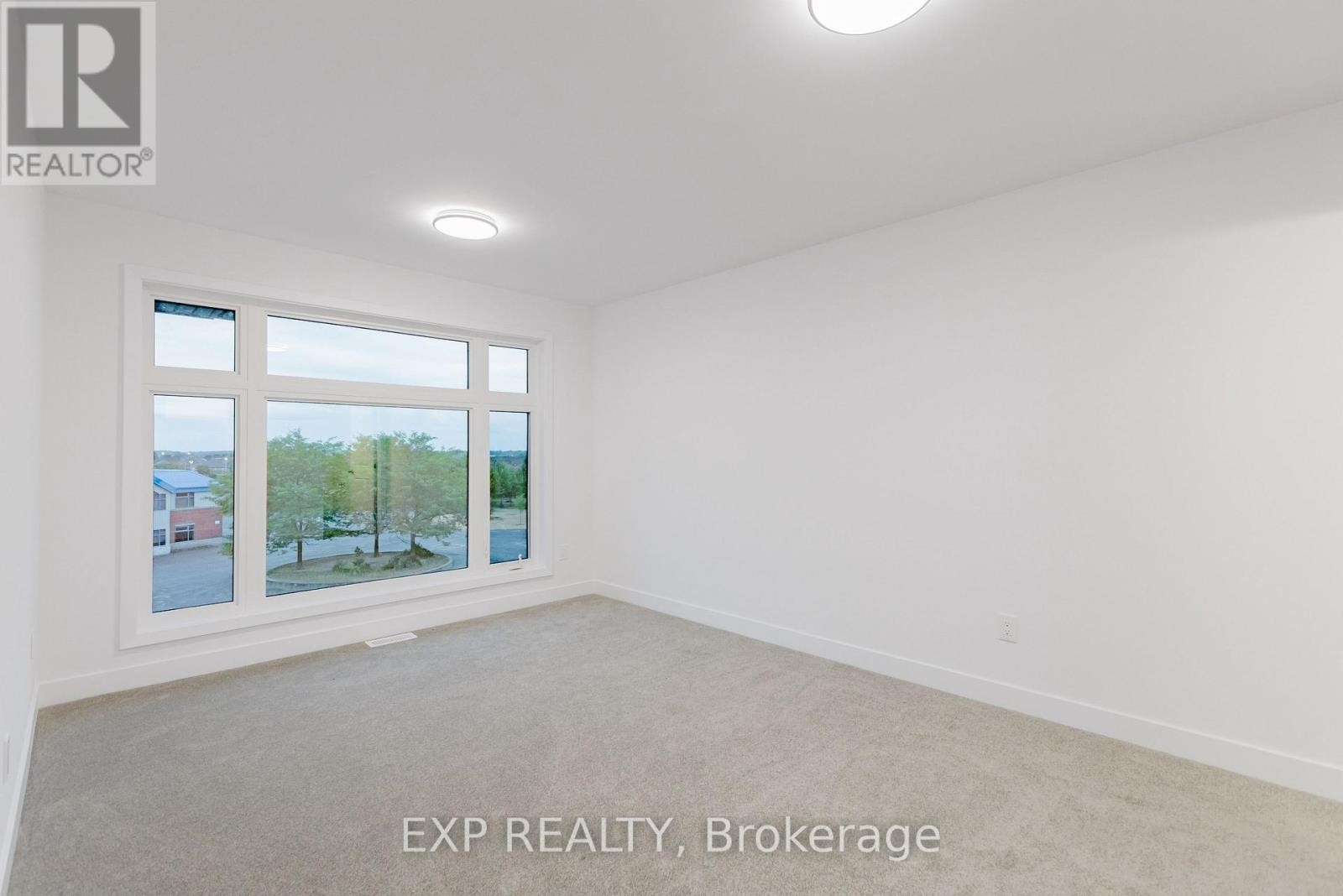 












203 SILHOUETTE PRIVATE

,
Ottawa,




Ontario
K2J7J8

