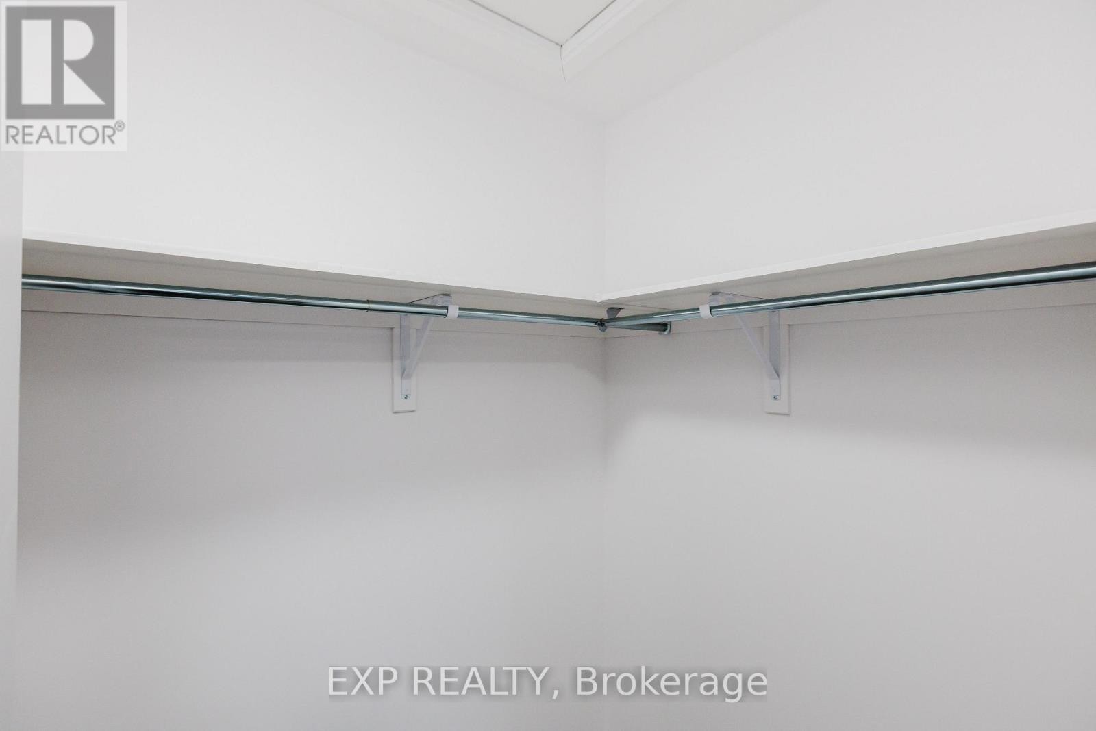 












203 SILHOUETTE PRIVATE

,
Ottawa,




Ontario
K2J7J8

