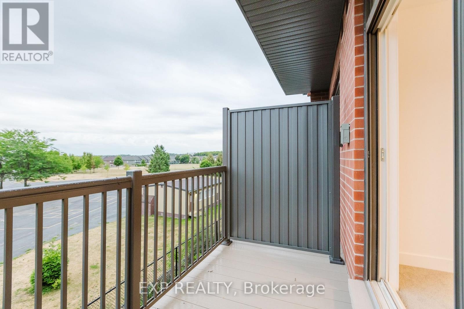 












203 SILHOUETTE PRIVATE

,
Ottawa,




Ontario
K2J7J8

