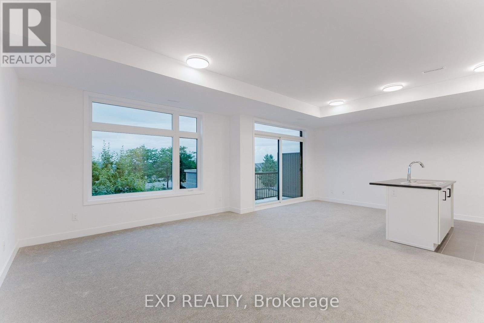 












203 SILHOUETTE PRIVATE

,
Ottawa,




Ontario
K2J7J8

